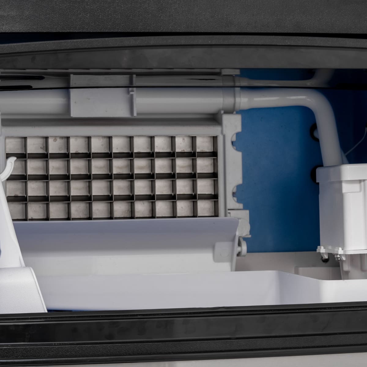 BLIZZARD 40kg Integral Ice Maker - Image 6