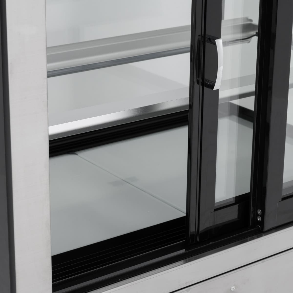 BLIZZARD 1.2m Curved Glass Low Height Merchandiser - Image 5